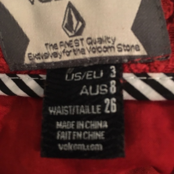 Volcom - Red Lace Mini Skirt - 3 Layers, Lined, Zipper Back Closure, Size 3 - Picture 6 of 10